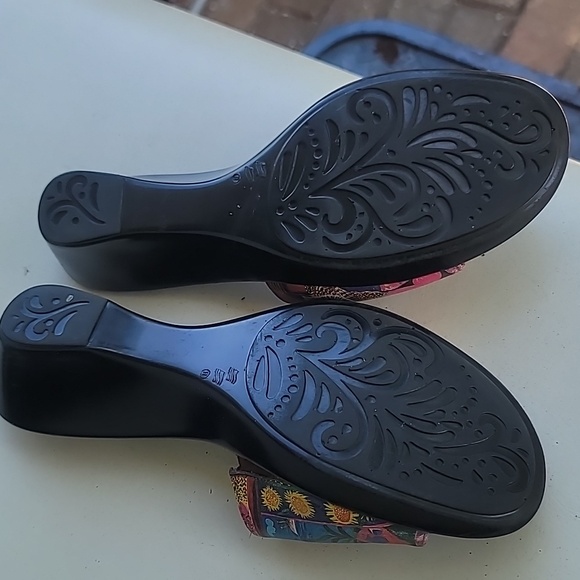 Women's Shoes Sz 6 Purple Painted Leather Open Toe Sandals Slides Wedge Tropical - Picture 6 of 9